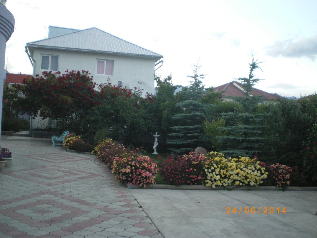 Prestige Guest House Cholpon-Ata Exterior foto